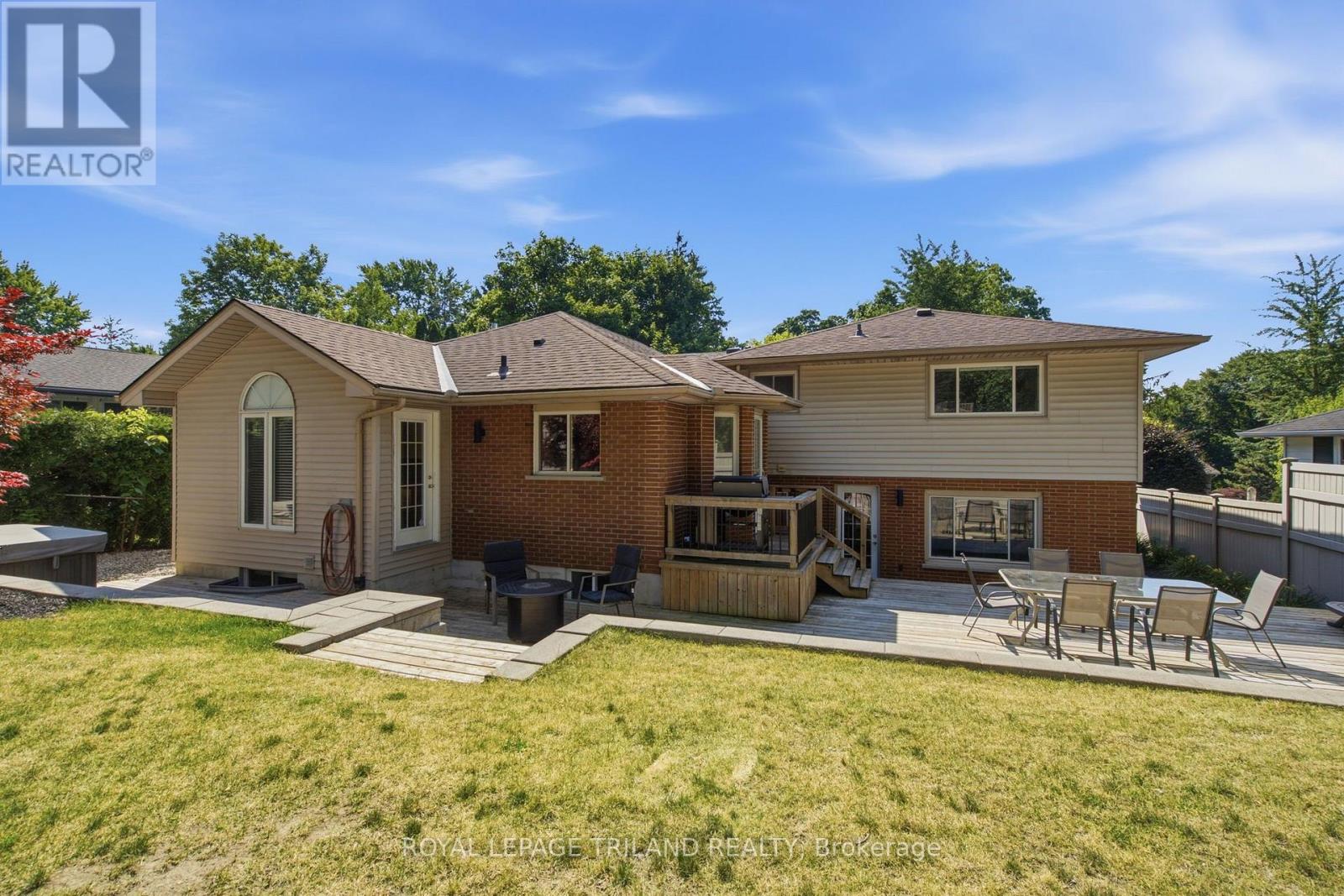 5 QUEEN MARY CRESCENT - 37