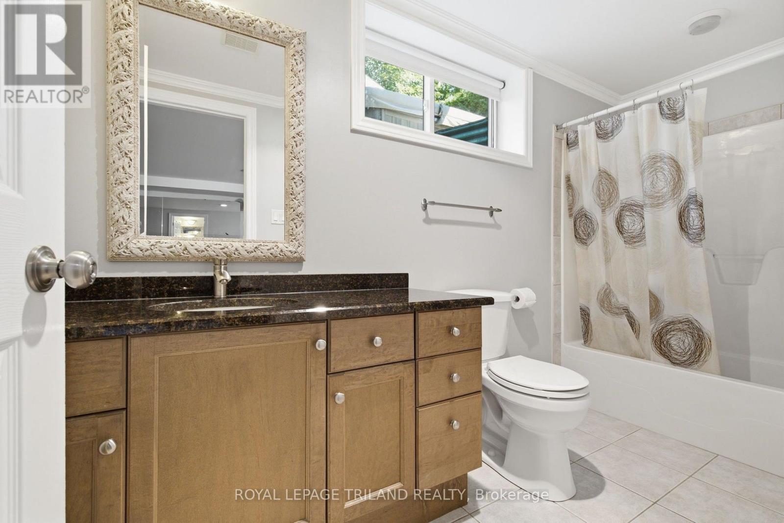 5 QUEEN MARY CRESCENT - 42