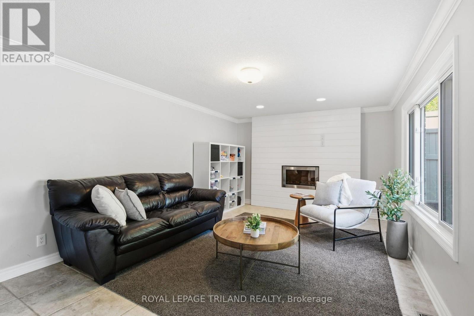 5 QUEEN MARY CRESCENT - 6