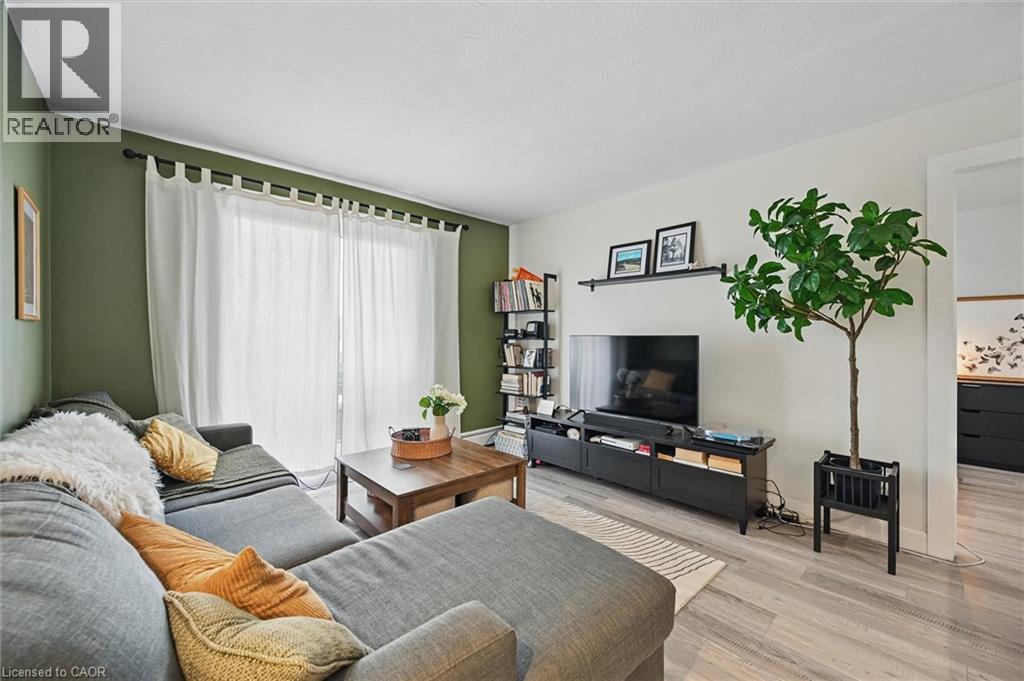 #43 2373 KING Street E - 19