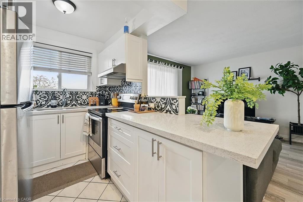 #43 2373 KING Street E - 13