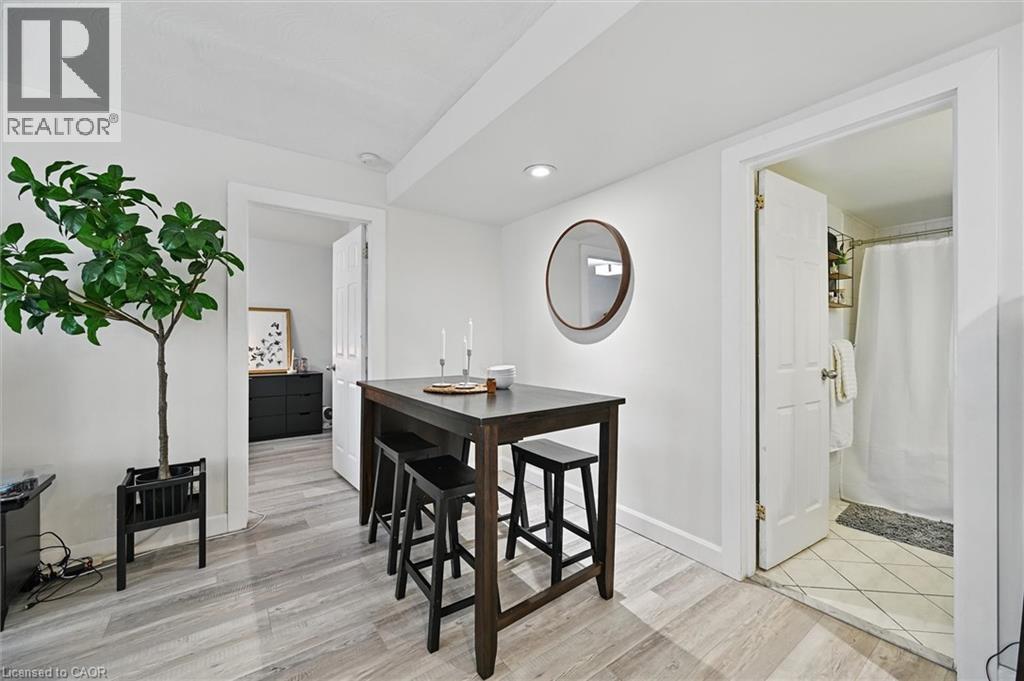 #43 2373 KING Street E - 16