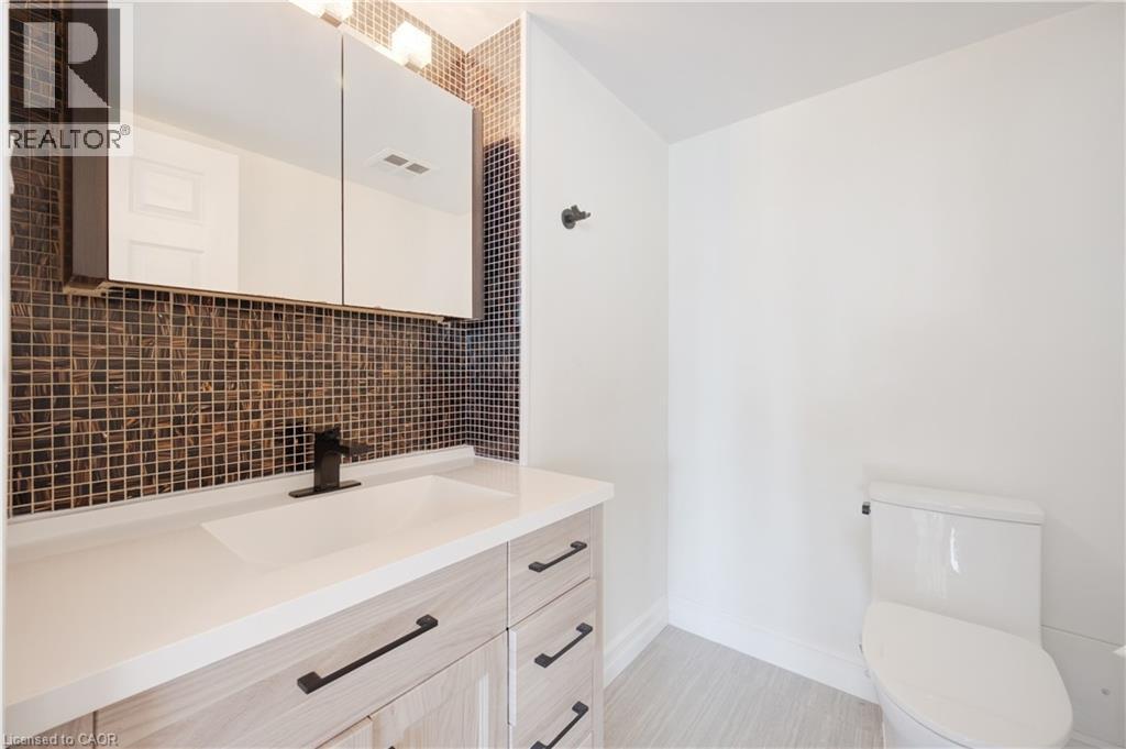 #2204 55 ELM Drive W - 15