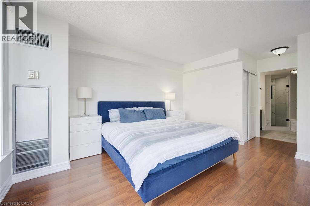 #2204 55 ELM Drive W - 18