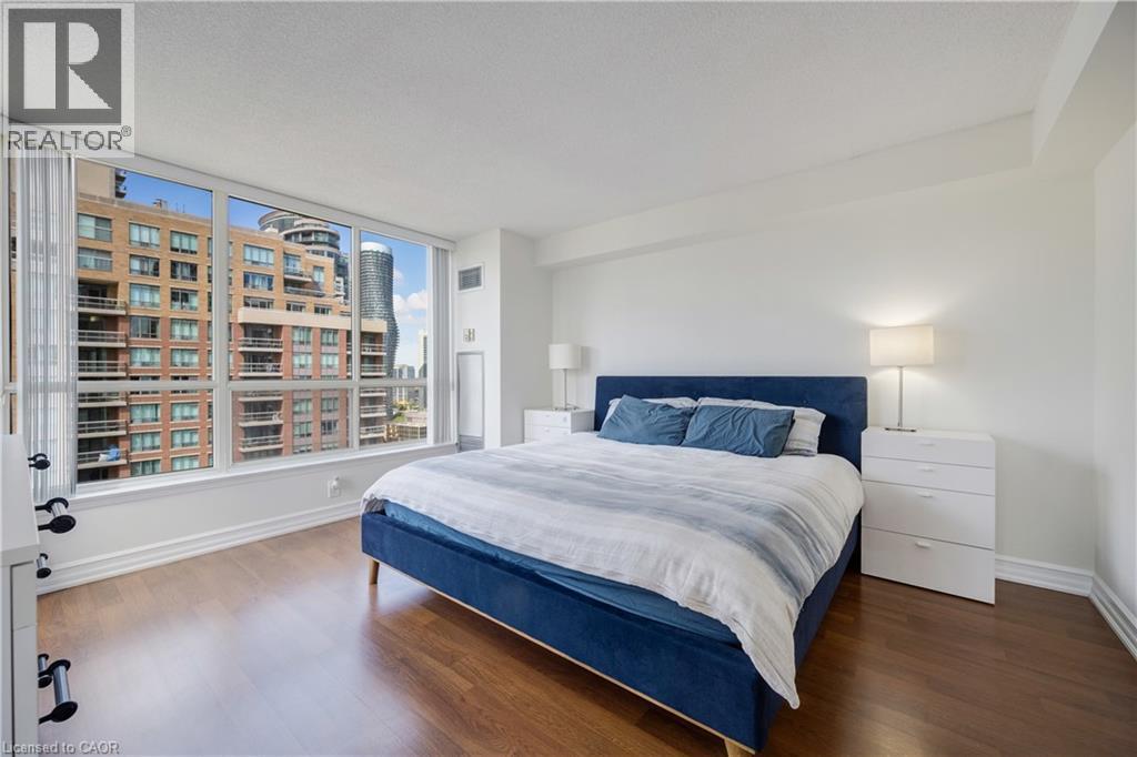 #2204 55 ELM Drive W - 17