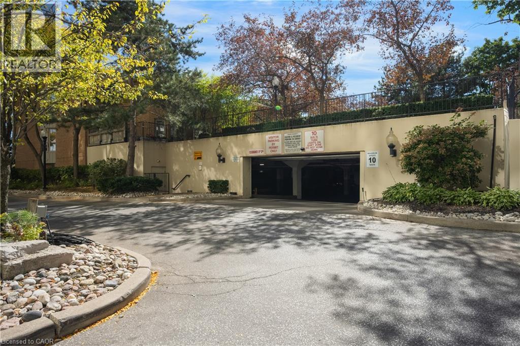 #2204 55 ELM Drive W - 43