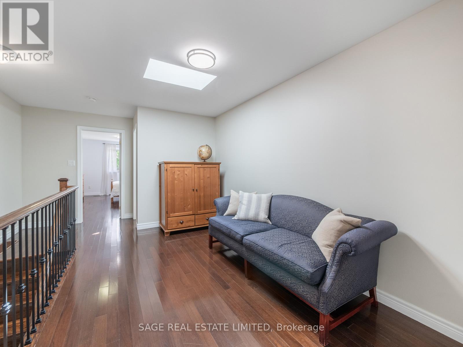 251A CHISHOLM AVENUE - 12