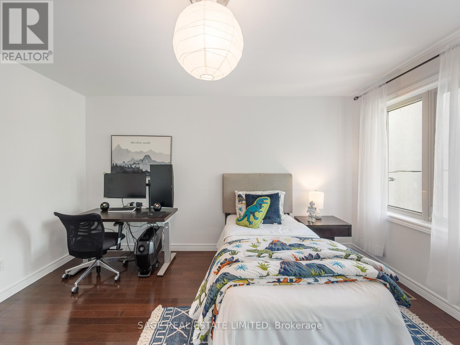 251A CHISHOLM AVENUE - 15