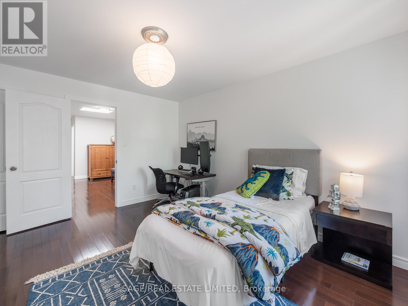 251A CHISHOLM AVENUE - 16
