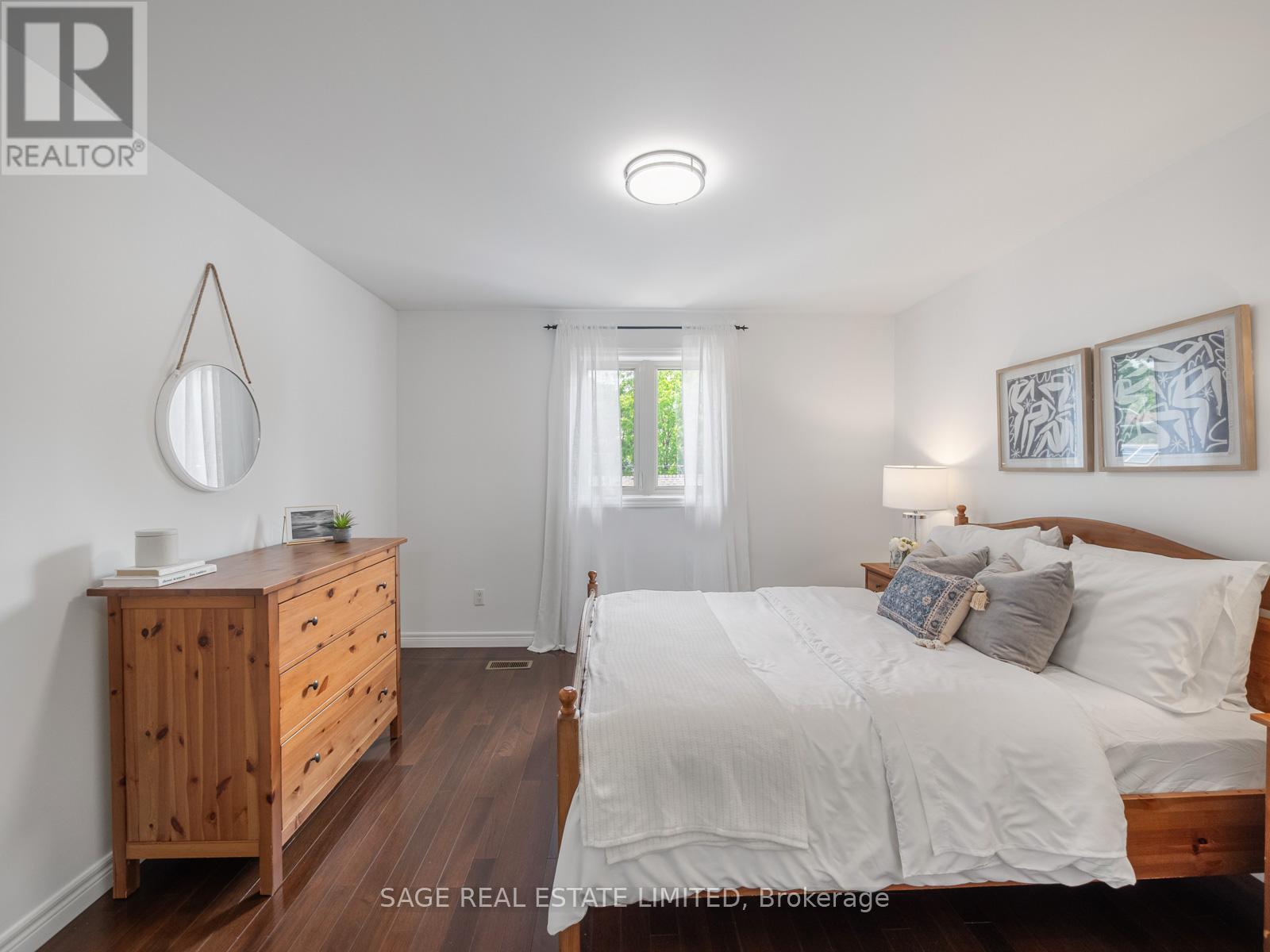 251A CHISHOLM AVENUE - 17