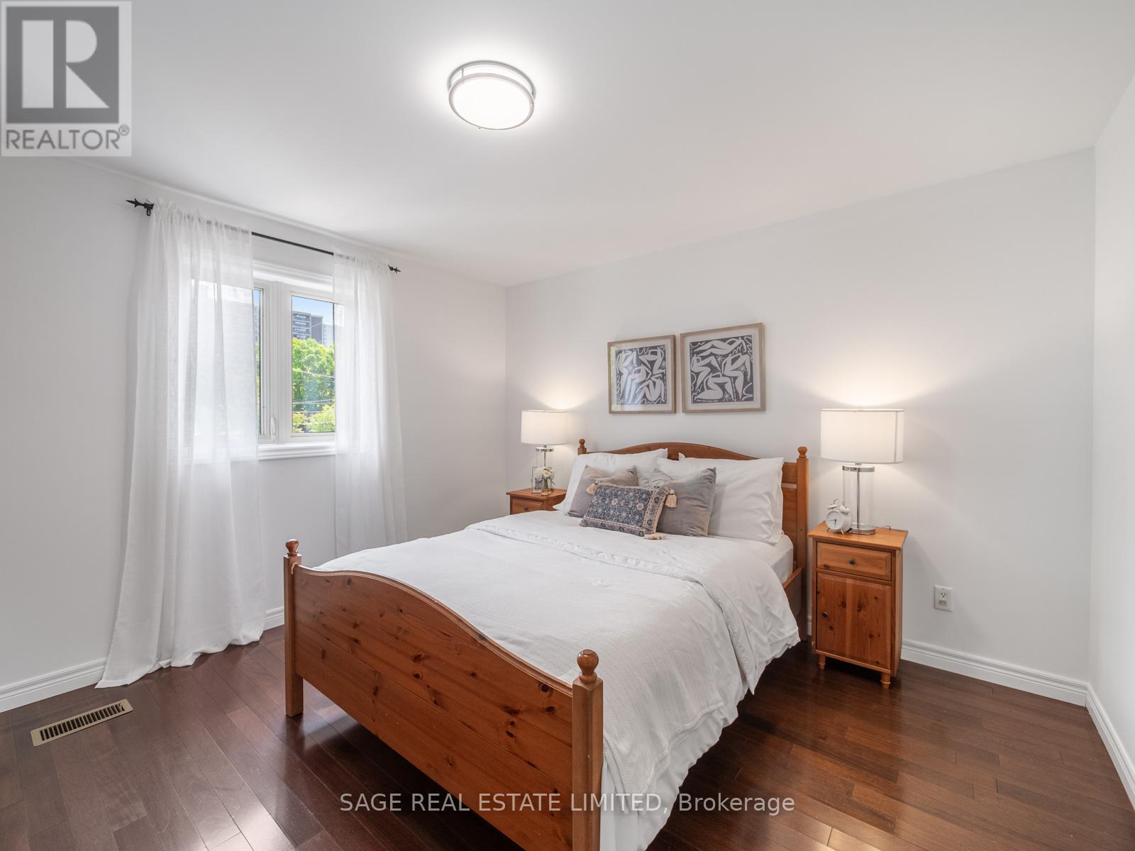 251A CHISHOLM AVENUE - 18