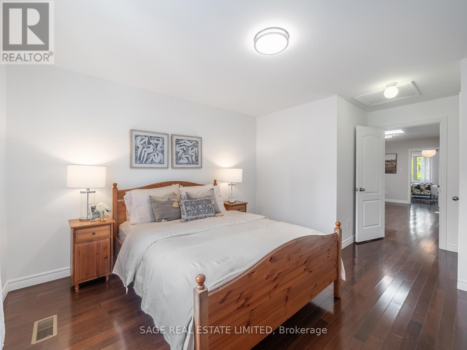 251A CHISHOLM AVENUE - 19