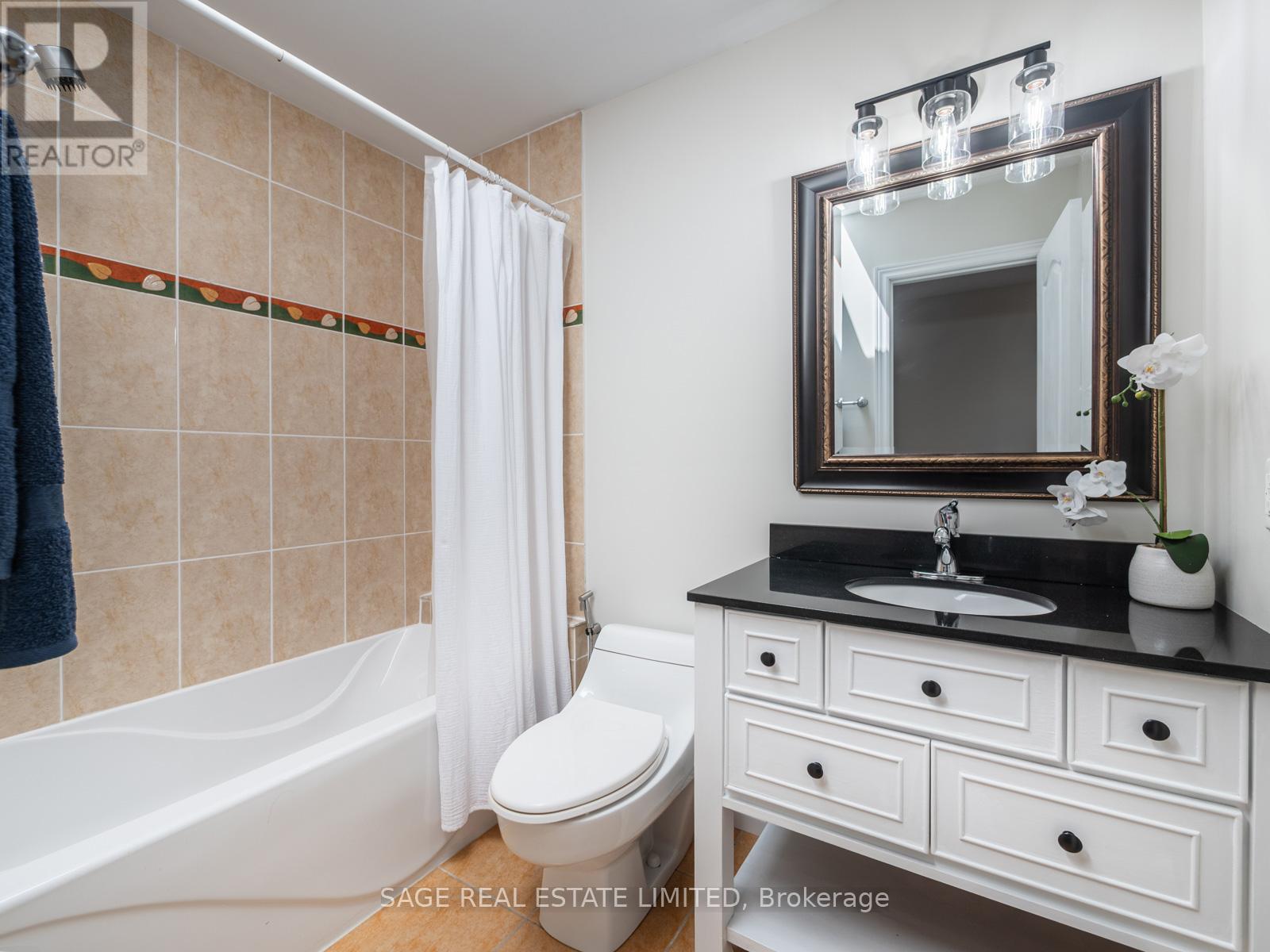 251A CHISHOLM AVENUE - 21