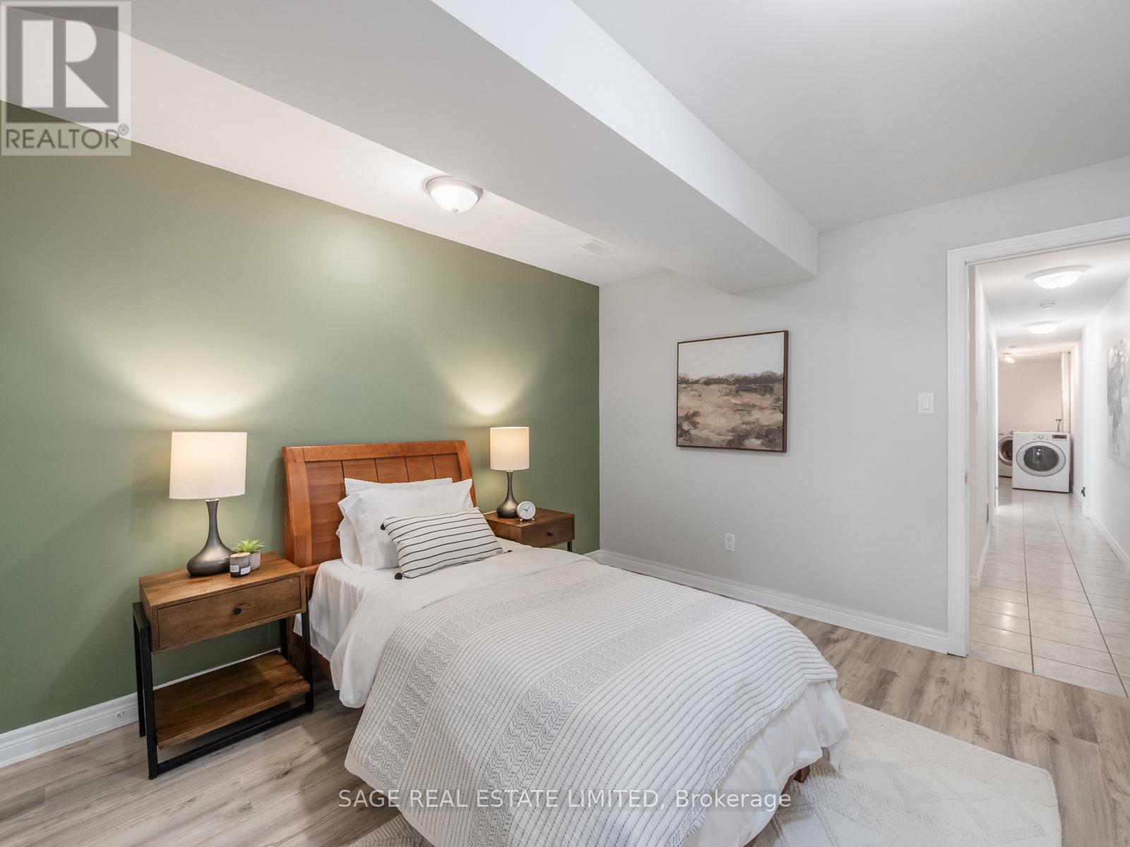 251A CHISHOLM AVENUE - 23