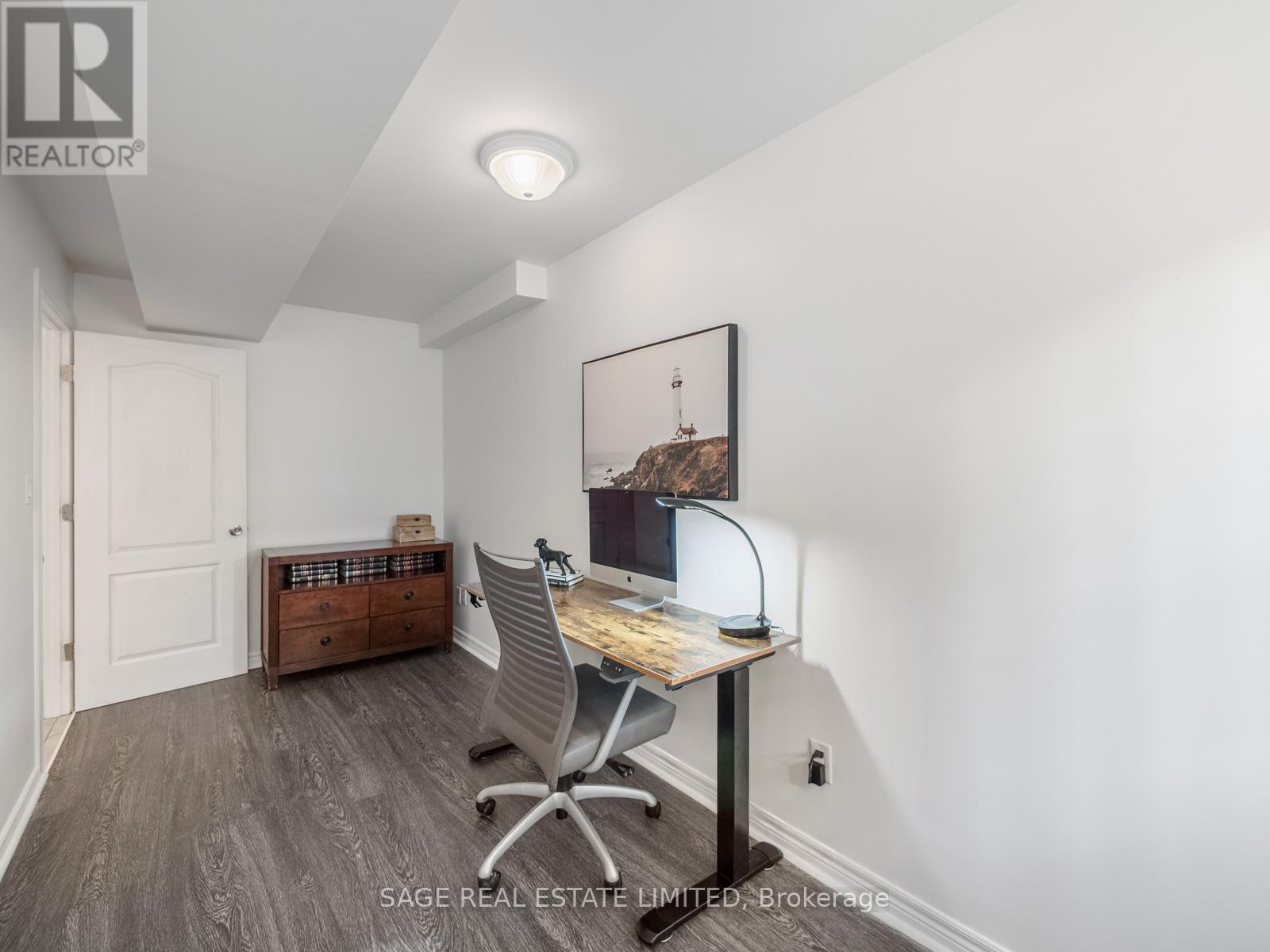 251A CHISHOLM AVENUE - 26