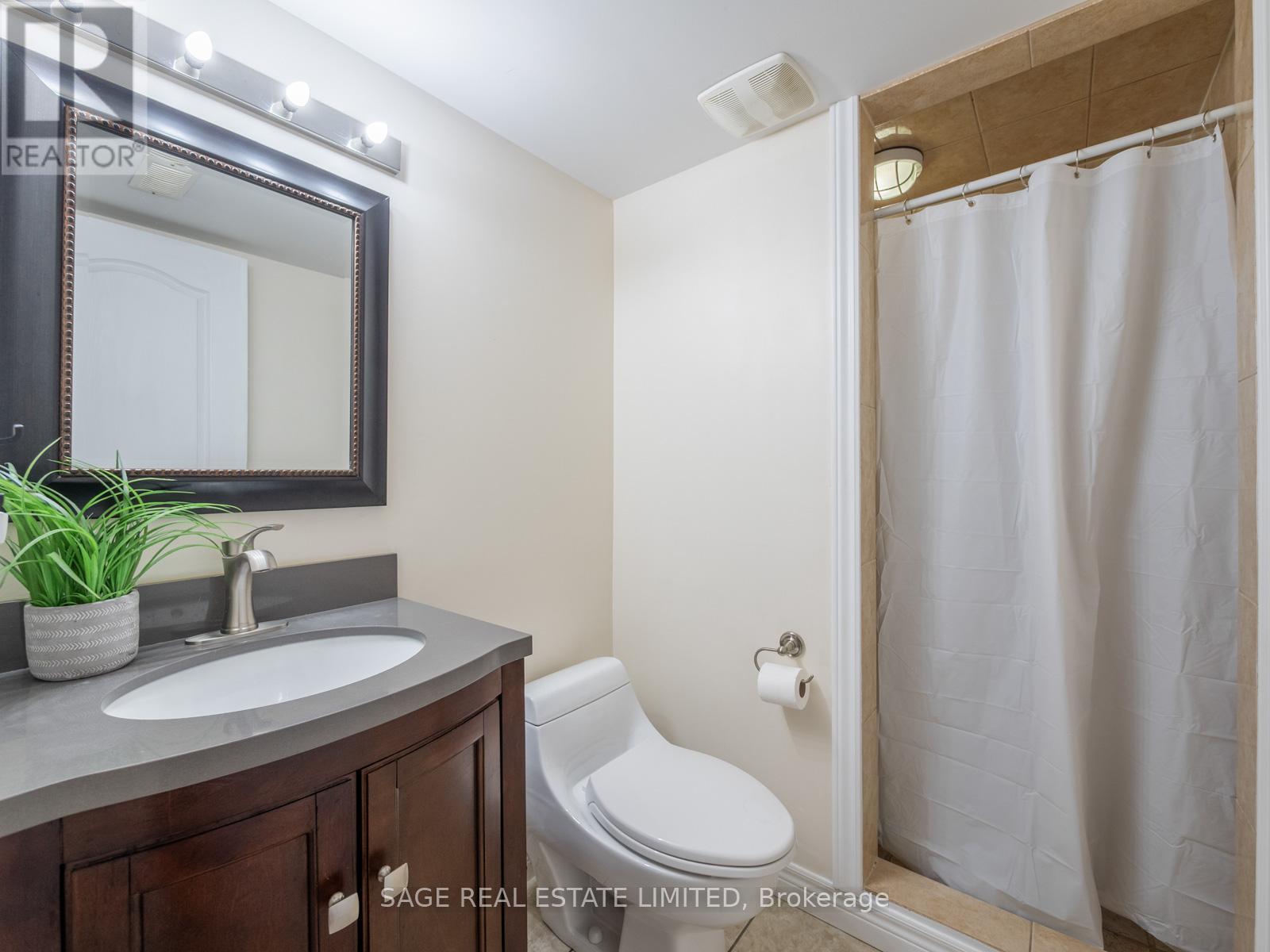 251A CHISHOLM AVENUE - 27