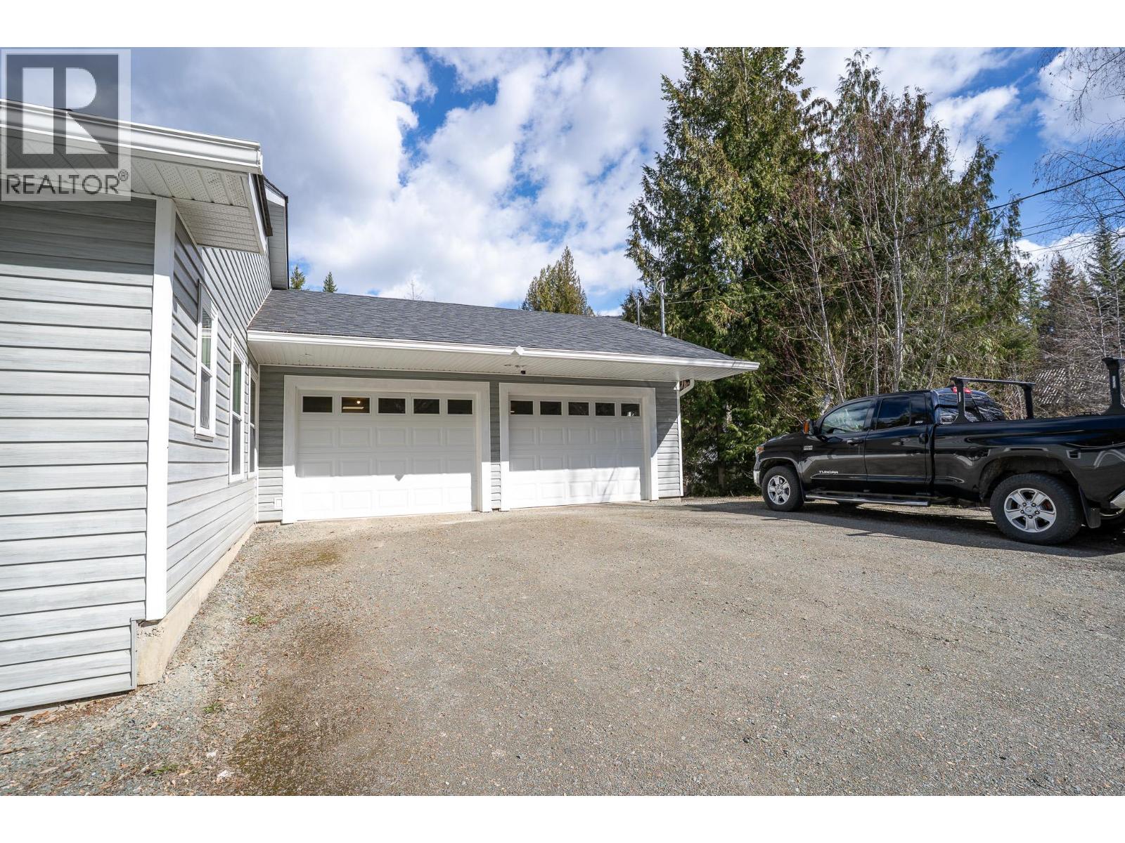 2399 HILLEN Crescent - Image 38
