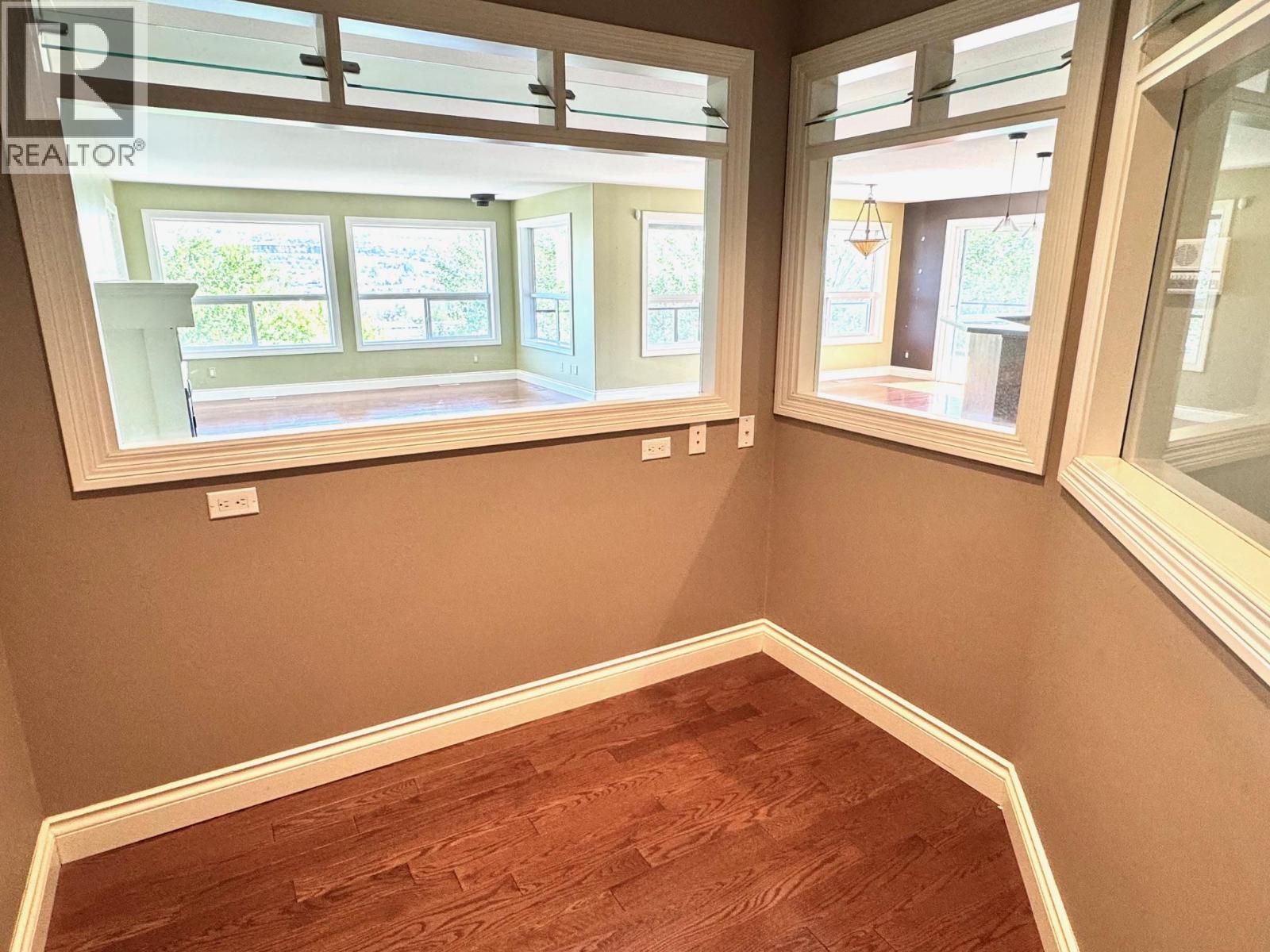 1491 Pine Crescent - Image 36