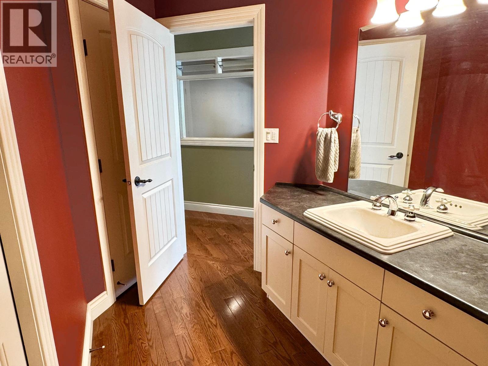 1491 Pine Crescent - 37