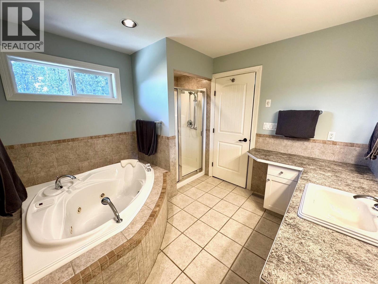 1491 Pine Crescent - 29