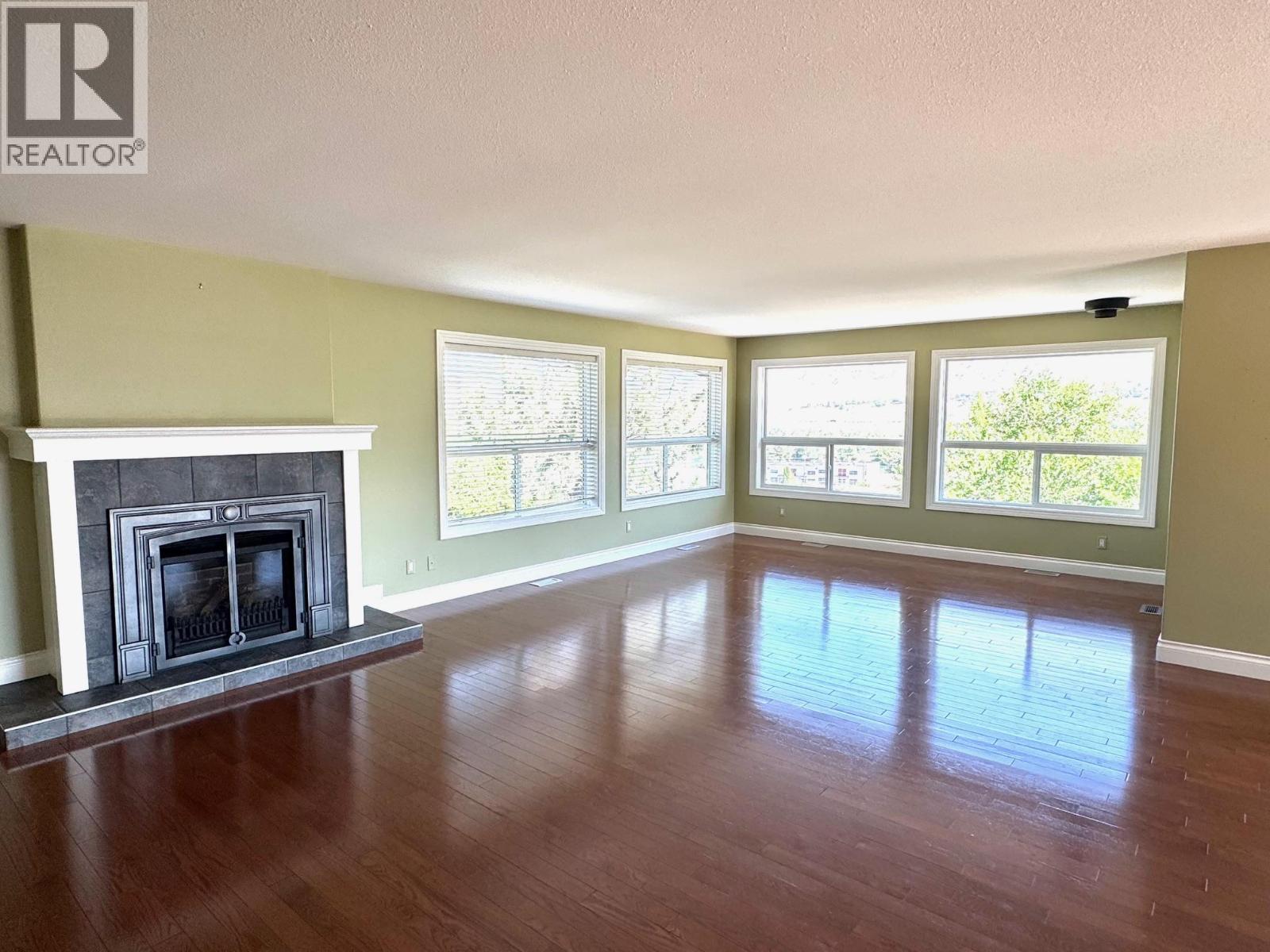 1491 Pine Crescent - 41