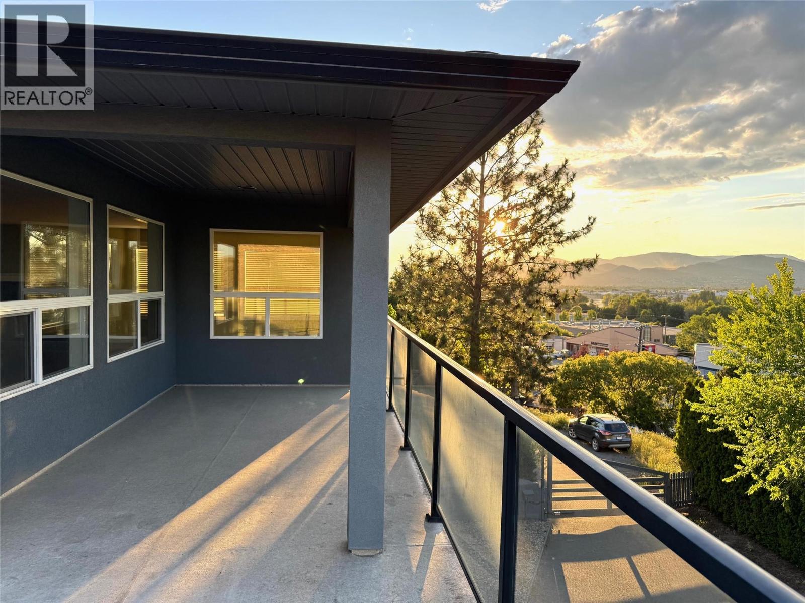 1491 Pine Crescent - 22