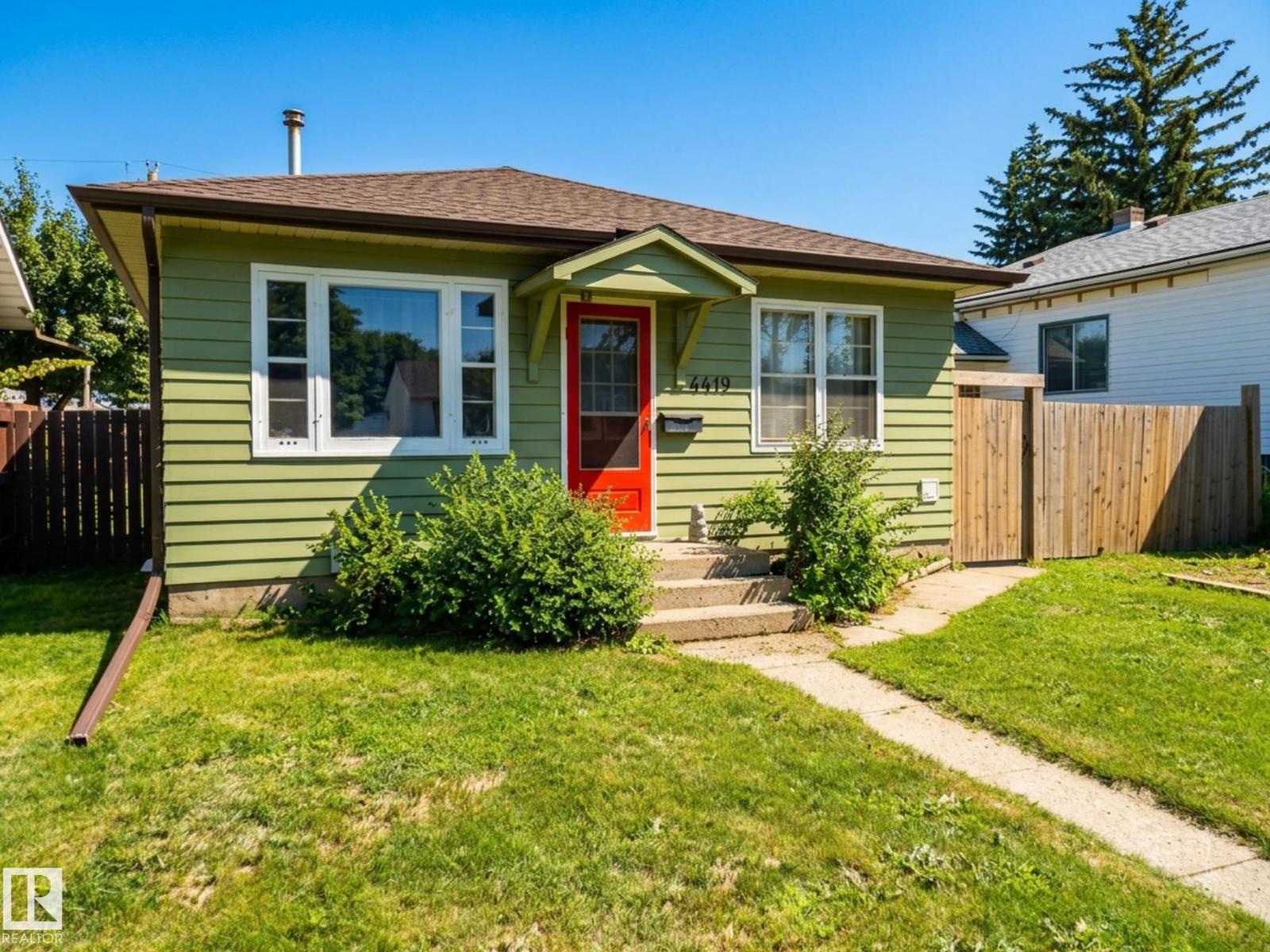 4419 114th AV NW - 2