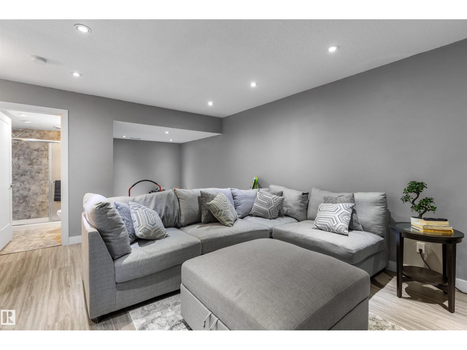 1651 HAMMOND CR NW - 28