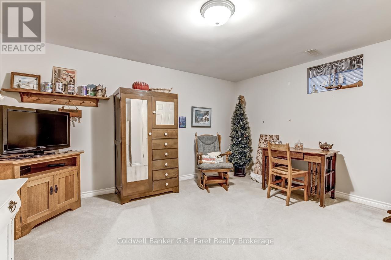 990 NORFOLK COUNTY ROAD 21 ROAD - 22