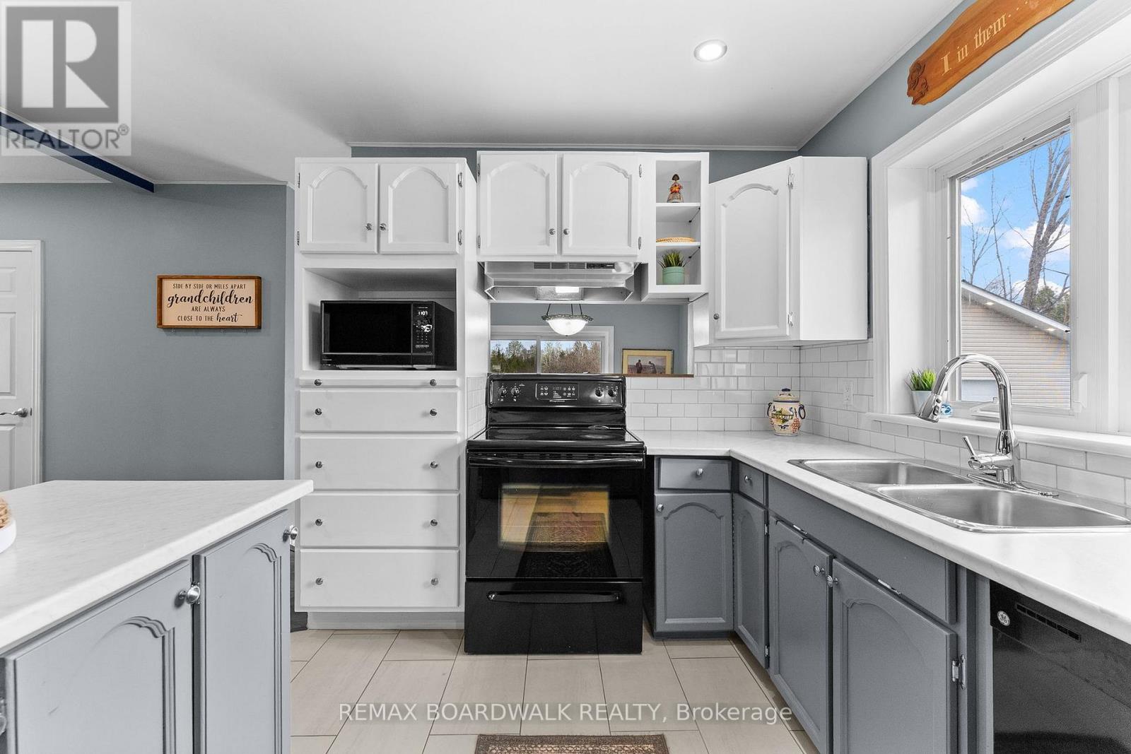 640 RAMSAY CONCESSION 4A CONCESSION - 12