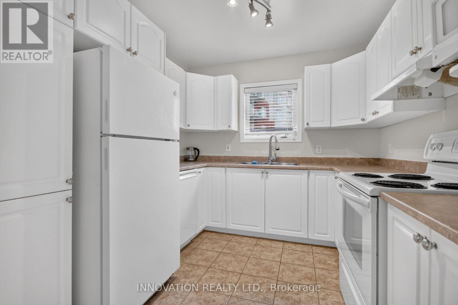 #408 2923 LAURIER STREET - Image 13