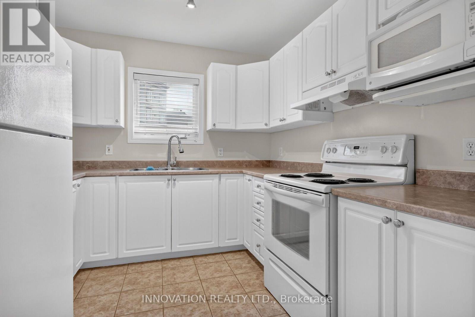 #408 2923 LAURIER STREET - 14