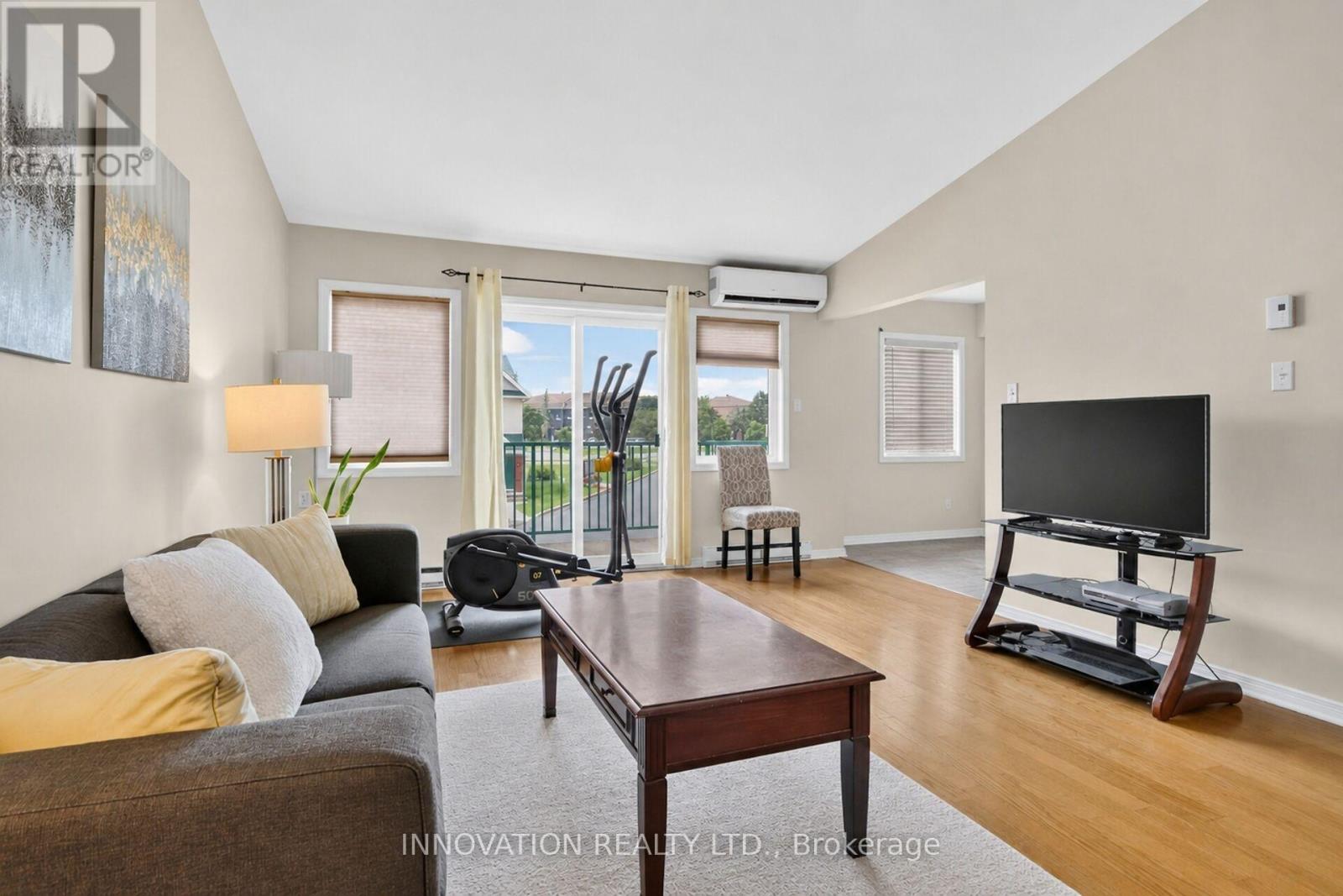 #408 2923 LAURIER STREET - Image 18