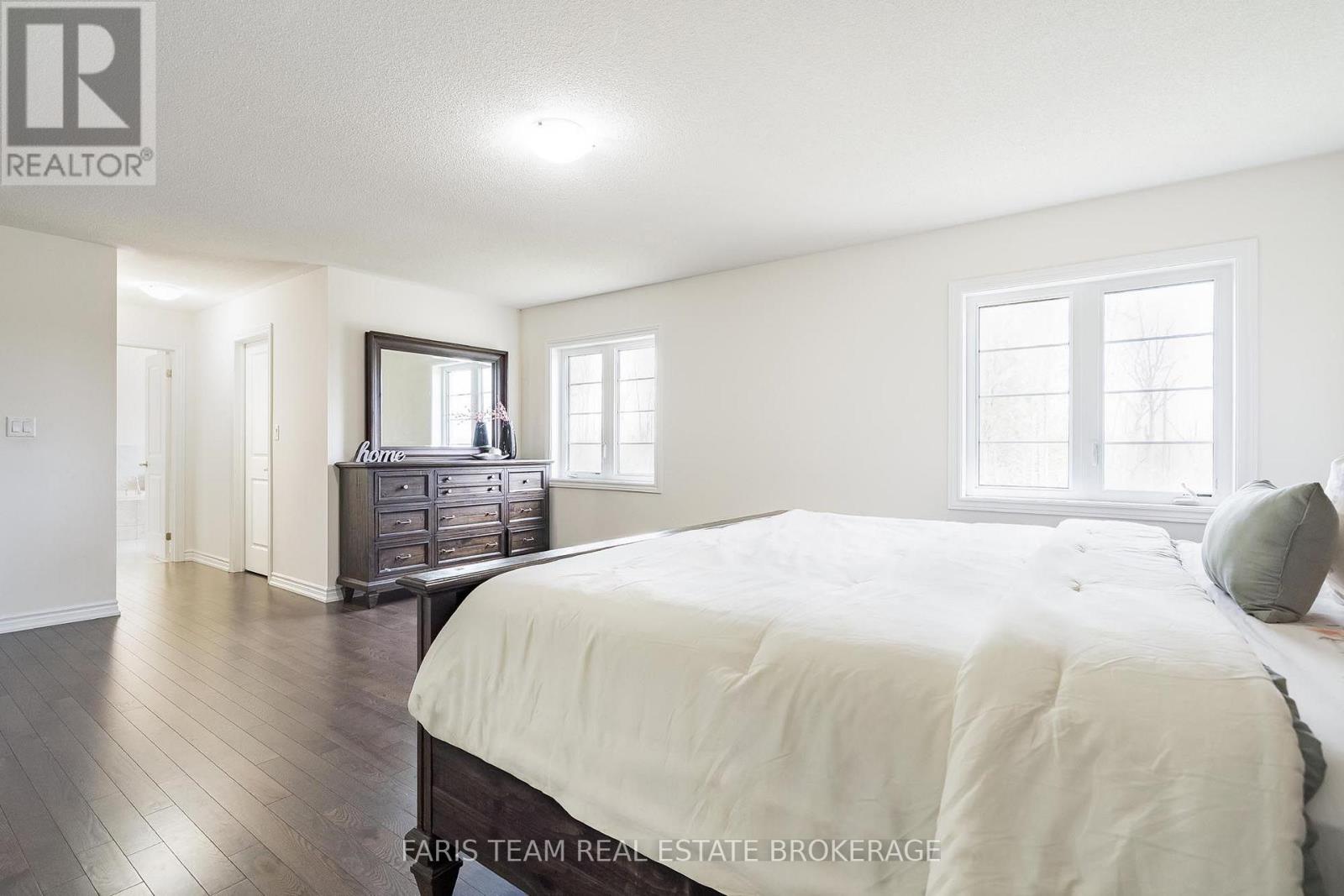 2263 LOZENBY STREET - 23