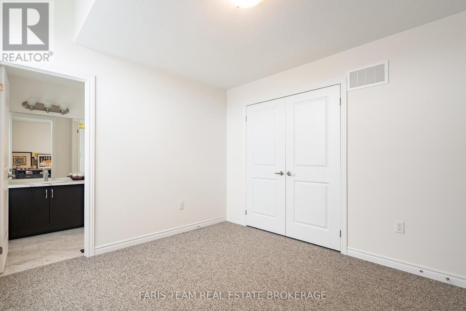 2263 LOZENBY STREET - 33