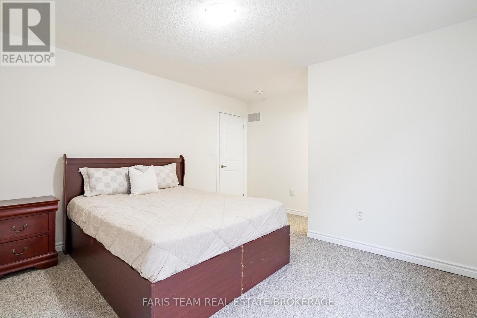 2263 LOZENBY STREET - 35