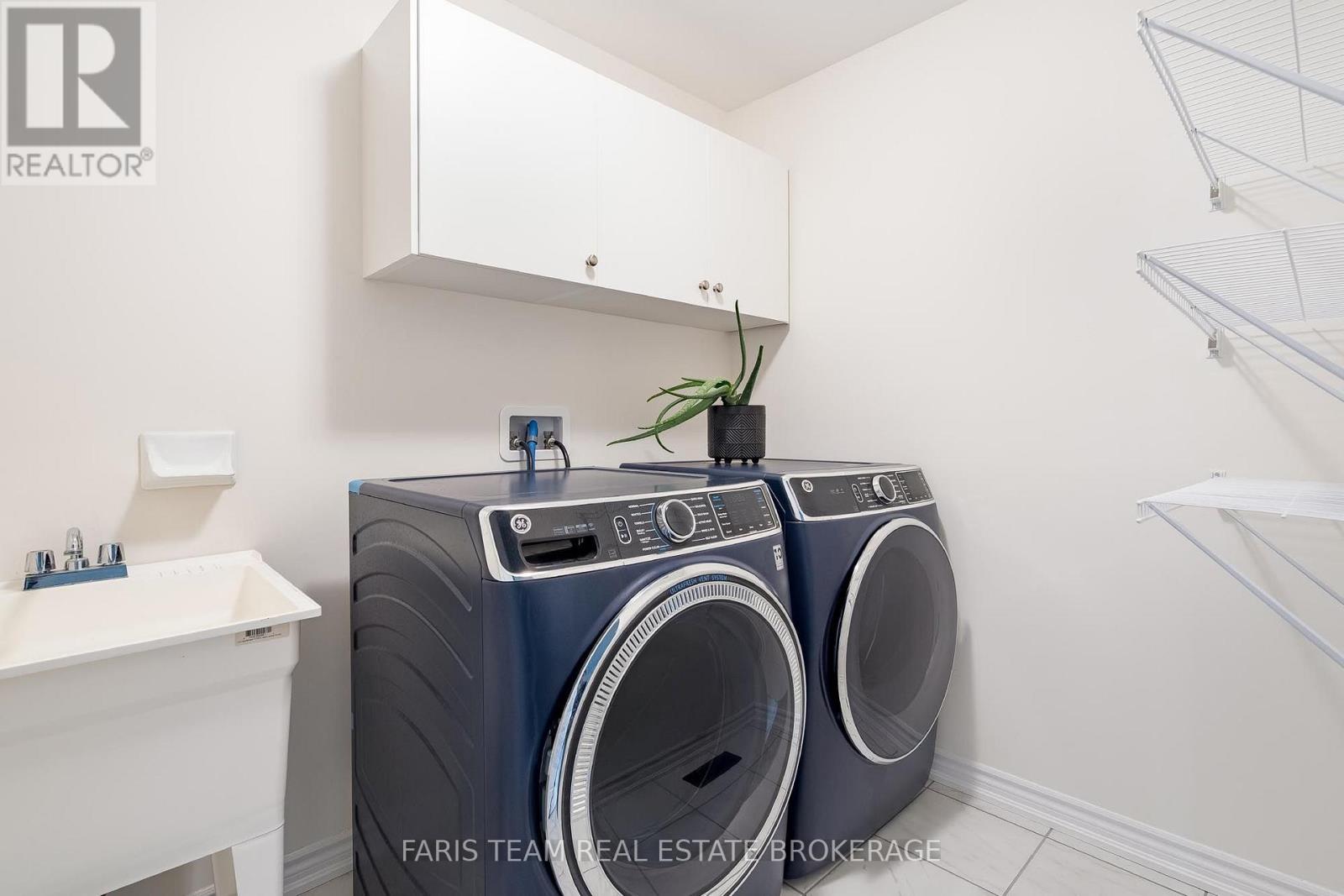 2263 LOZENBY STREET - 38
