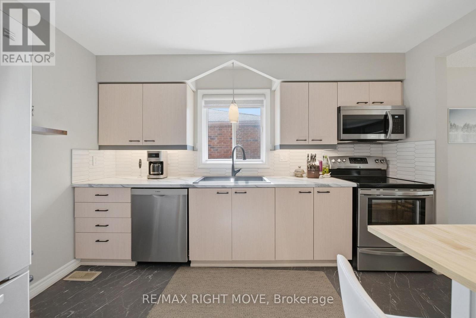 300 CUNDLES ROAD W - 10