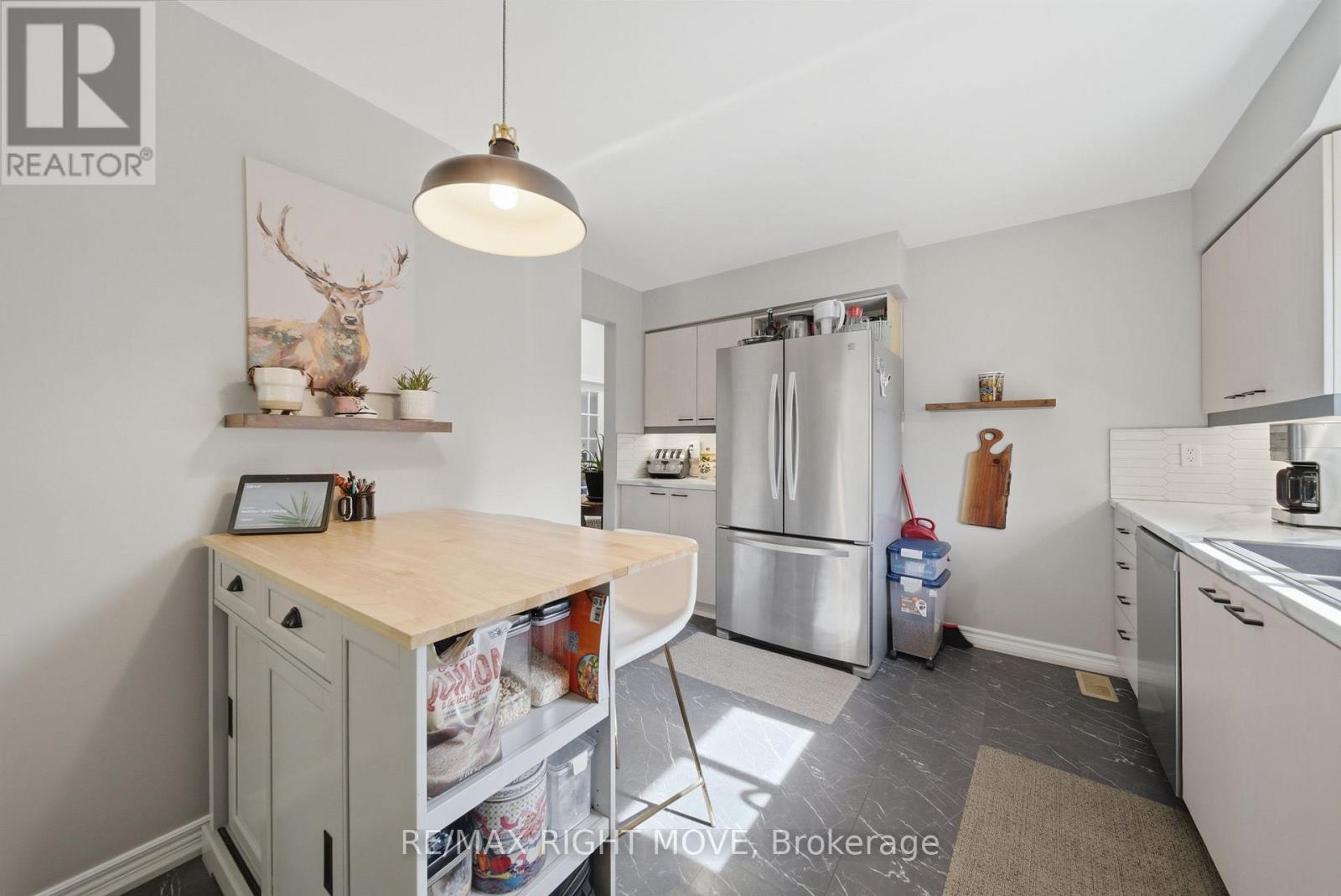 300 CUNDLES ROAD W - 11