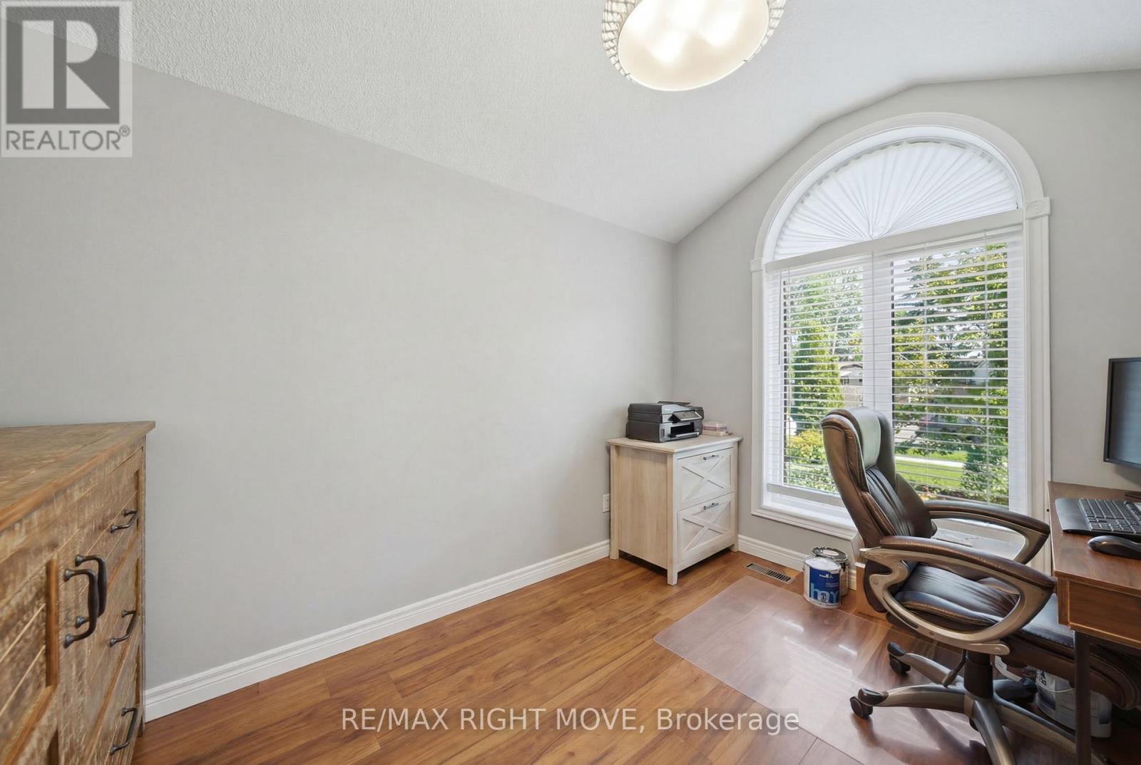 300 CUNDLES ROAD W - 15