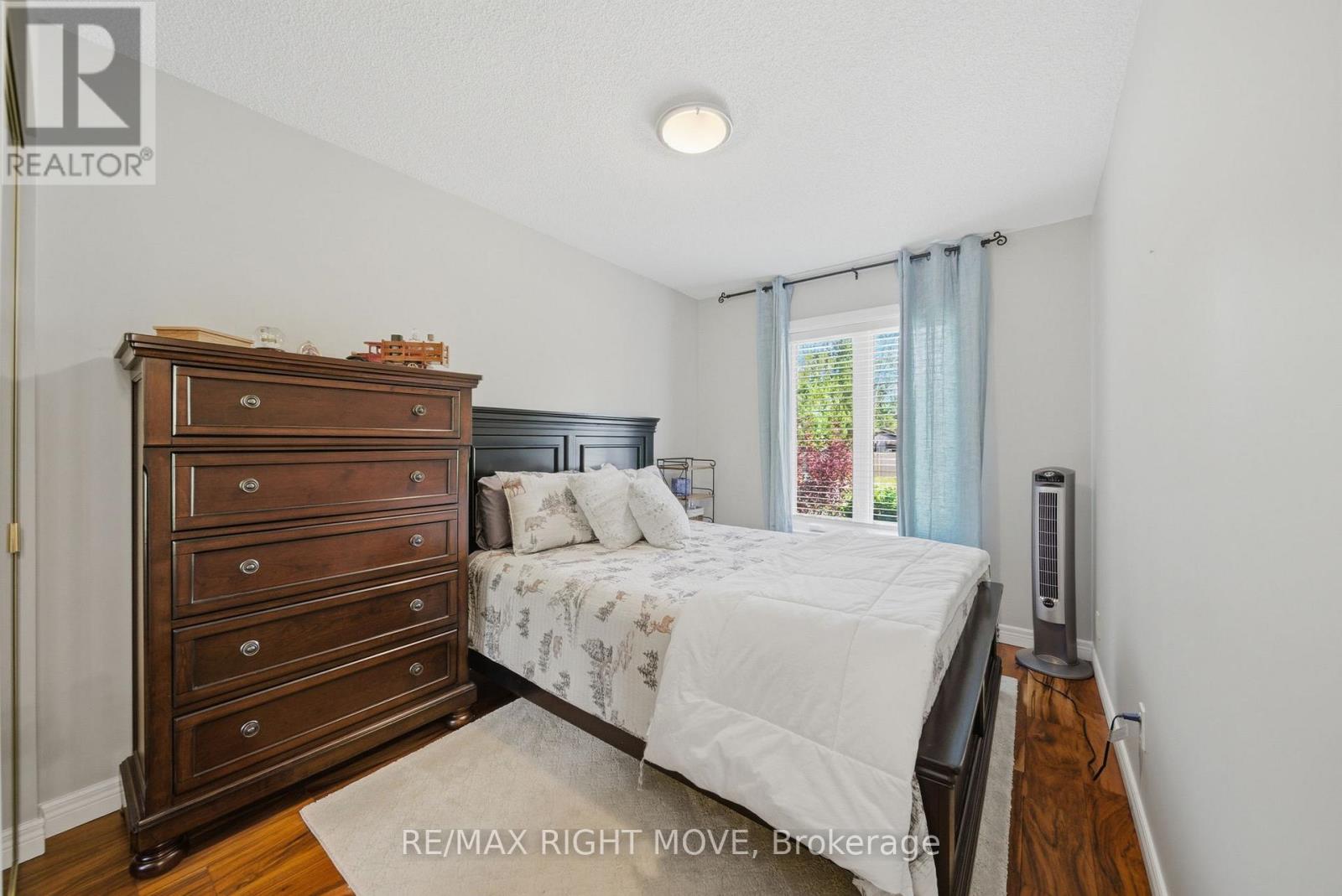 300 CUNDLES ROAD W - 16