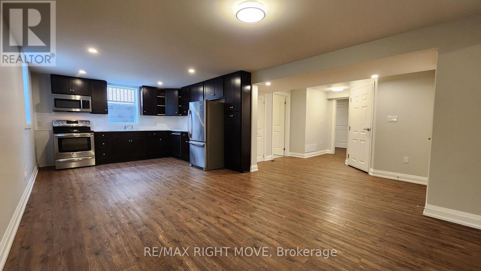 300 CUNDLES ROAD W - 24