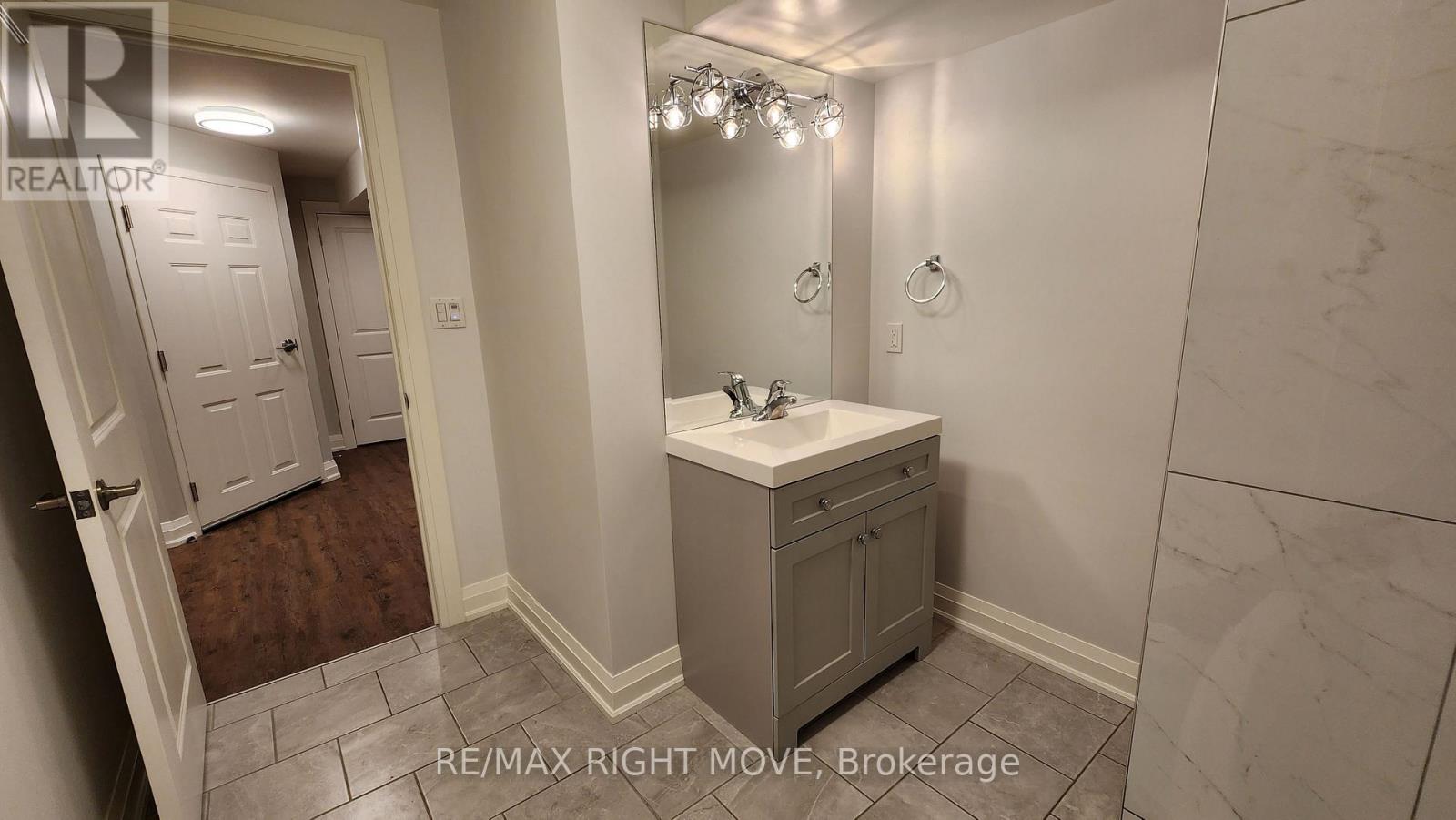 300 CUNDLES ROAD W - 33