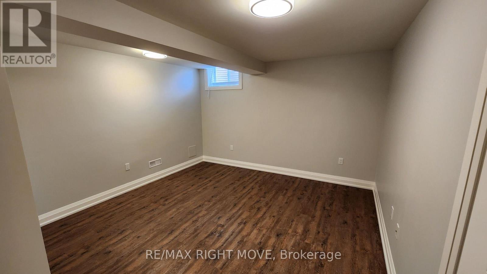 300 CUNDLES ROAD W - 35