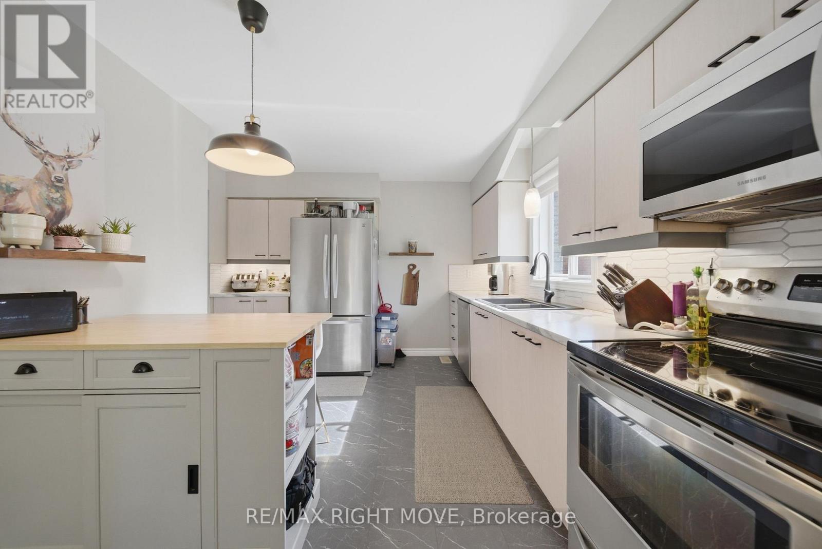 300 CUNDLES ROAD W - 8