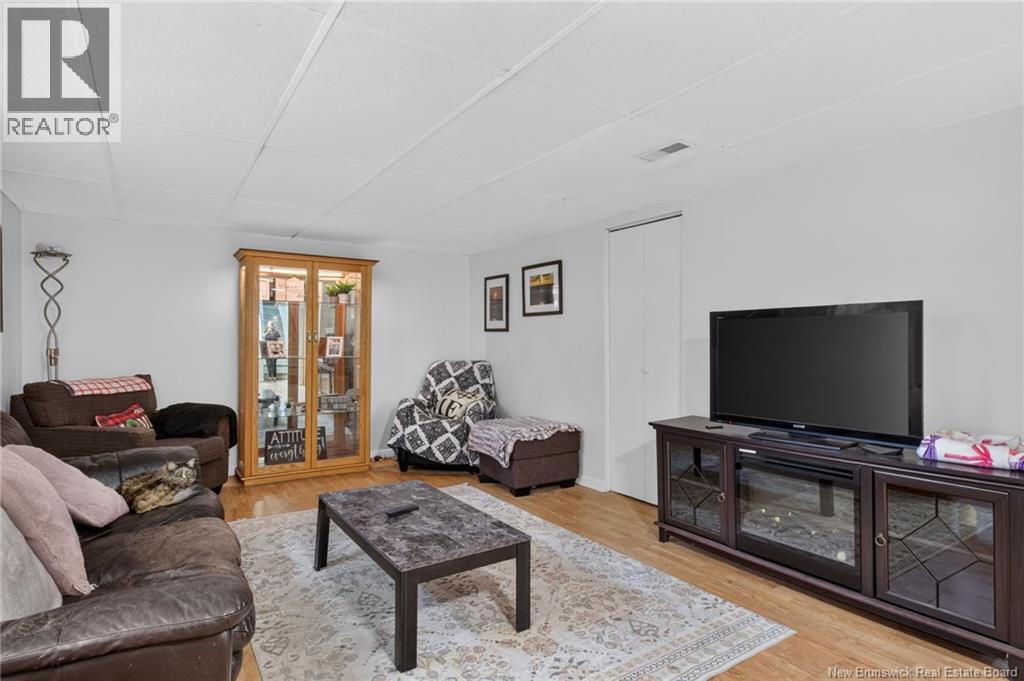 24 Olympic Crescent - Image 24