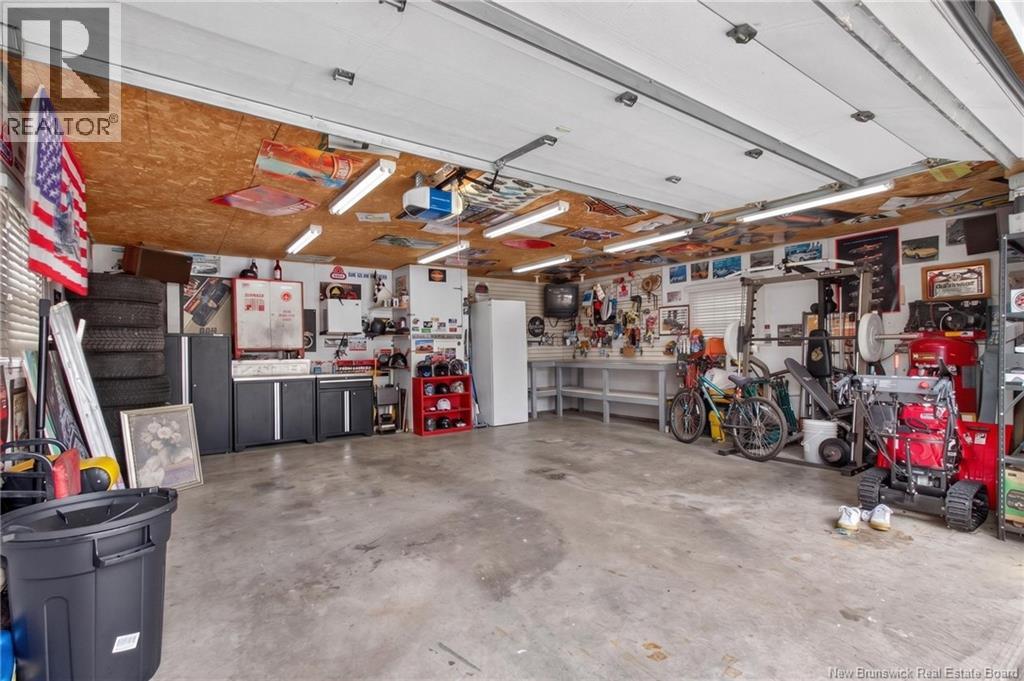 24 Olympic Crescent - Image 33