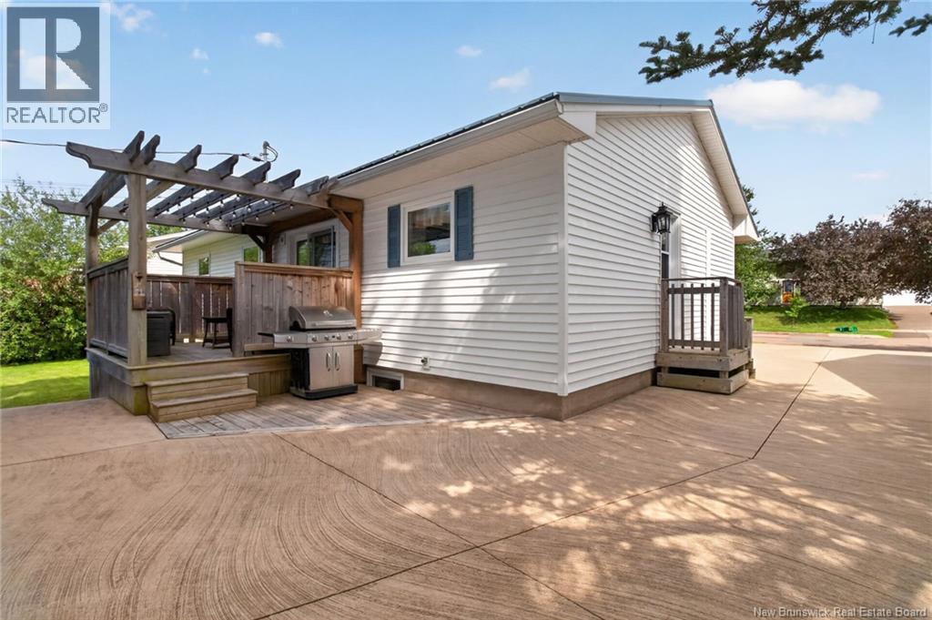 24 Olympic Crescent - Image 40
