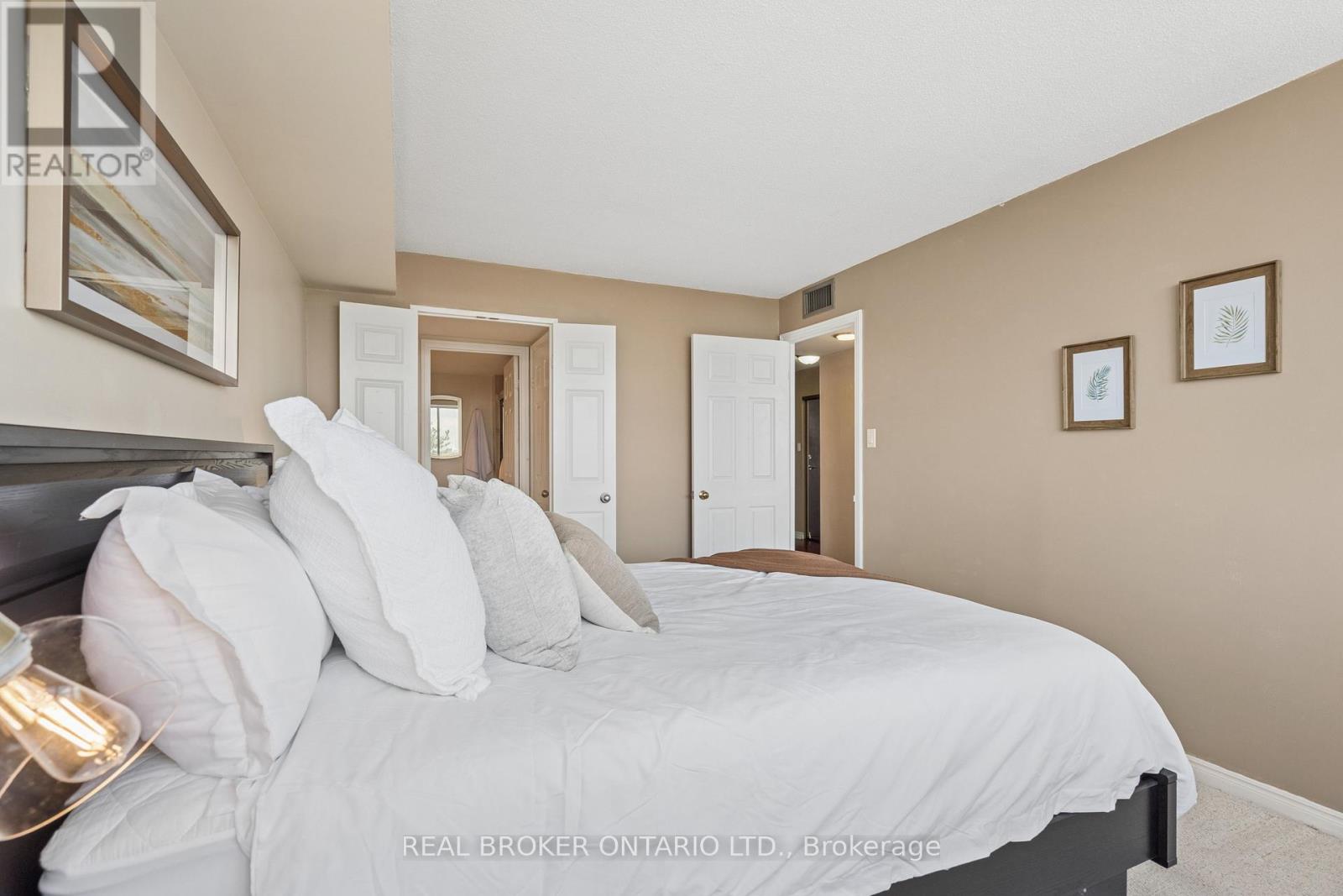 #503 880 DUNDAS STREET W - 25