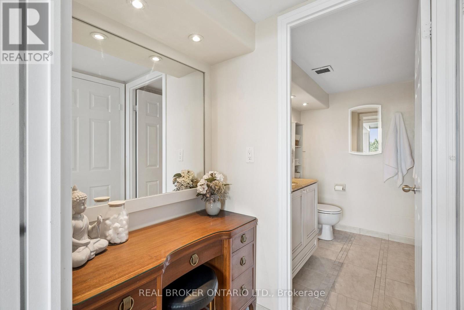#503 880 DUNDAS STREET W - 27